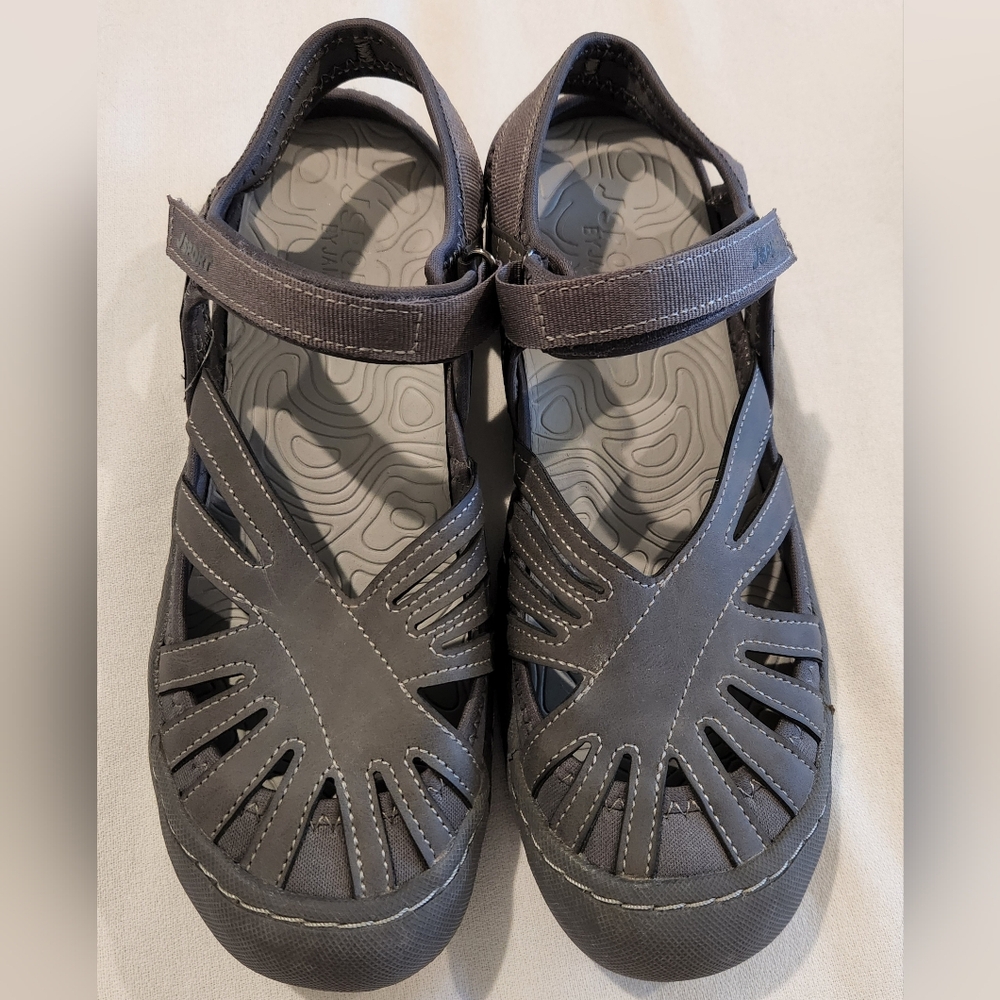 NEW JSport by Jambu Poppy Womens 9M Walking Hiking Sandal Gray Hook Loop Closure